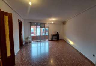 Flat for sale in San Isidro, Valencia. 